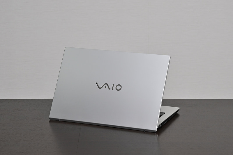 サテンシルバーは2025年型の新色。カラーバリエーションの構成もターゲットユーザーに合わせて変えている