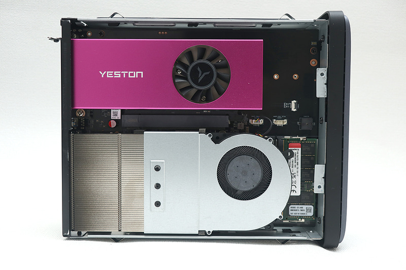 1スロット占有のビデオカードを納めてみたが……熱の逃げ場がないのでおすすめしない