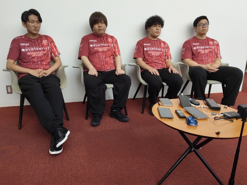 インタビュー中の様子