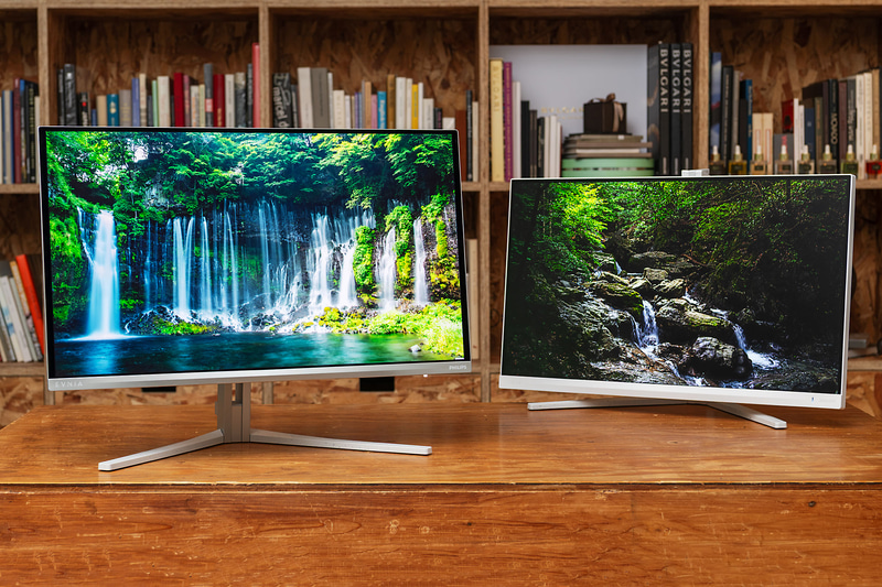 27M2N8800/11(左)と27M2N5501/11(右)