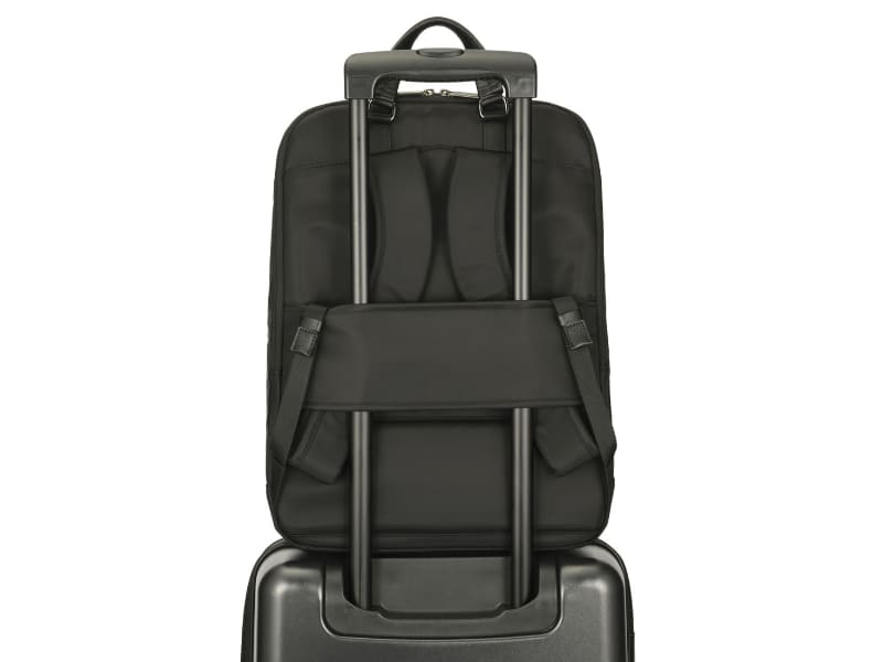 背面にはセットアップベルトを装備