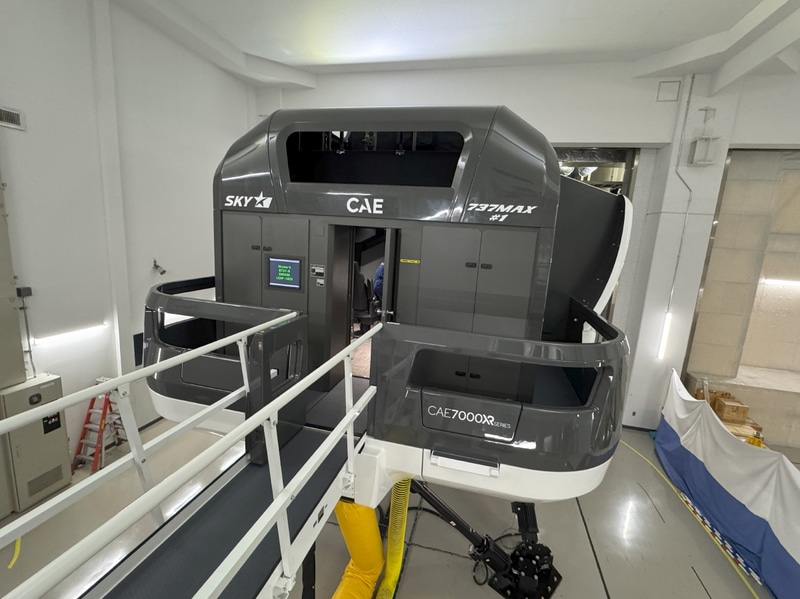 2階の位置から渡り廊下で乗り込むことになる