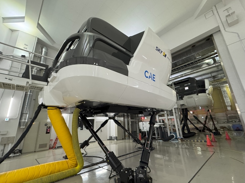 6本のモーションジャッキで全体を動かすことになる