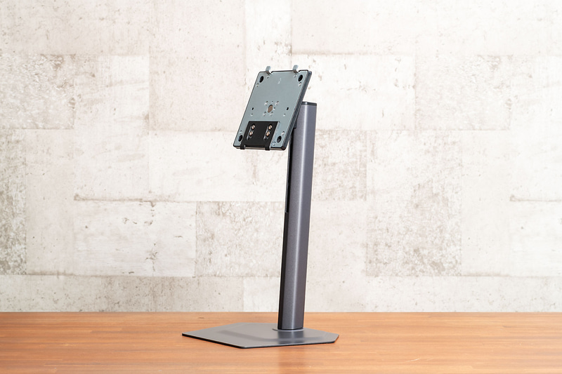 薄型の台座と細めのポール