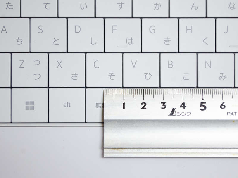 キーピッチは実測で19mm近い