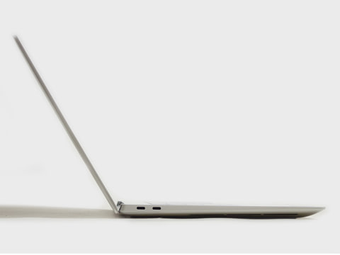 西川和久の不定期コラム】スタイリッシュな14.5型3.2K OLED採用ノート