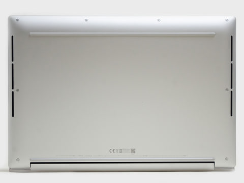 西川和久の不定期コラム】スタイリッシュな14.5型3.2K OLED採用ノート