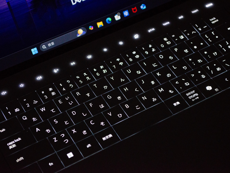 キーボードバックライト。調整はOFF+1段階