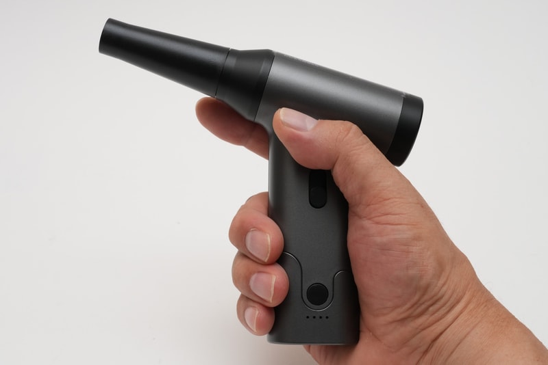 筆者はkycle製電動エアダスターの太口ノズルを装着して使用している