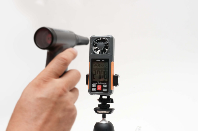 電動エアダスターは5cmで27.08m/s、15cmで20.92m/s、30cmで13.6m/s