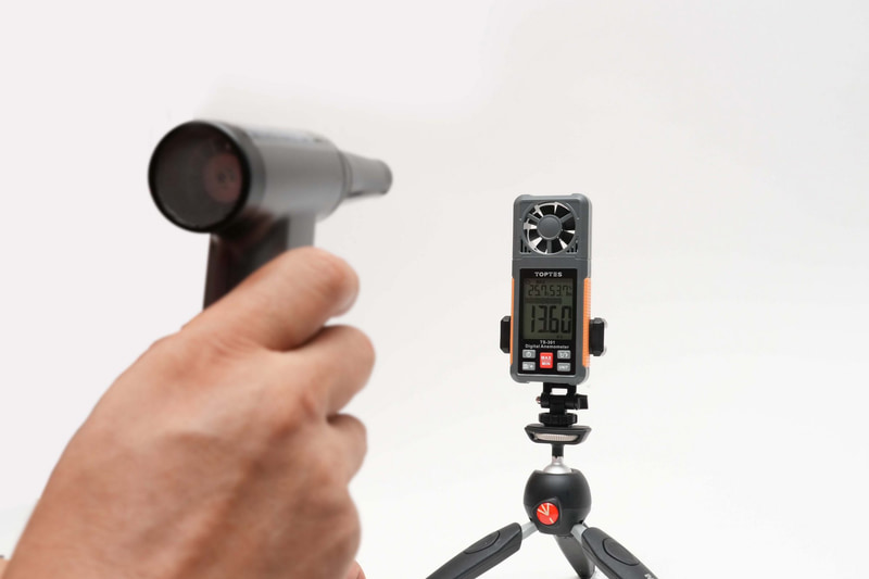 電動エアダスターは5cmで27.08m/s、15cmで20.92m/s、30cmで13.6m/s