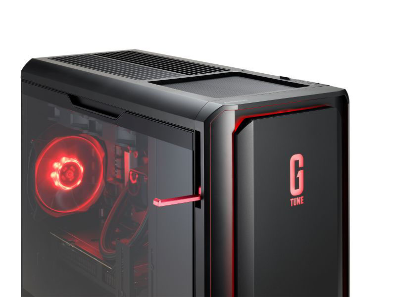 側面に開閉式のヘッドホンホルダーを搭載