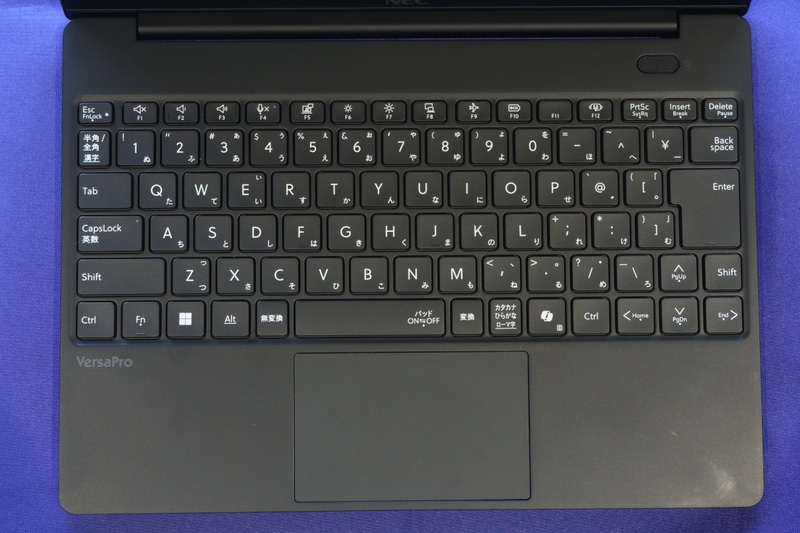 キーボードのアップ。配列にクセがなく打ちやすい