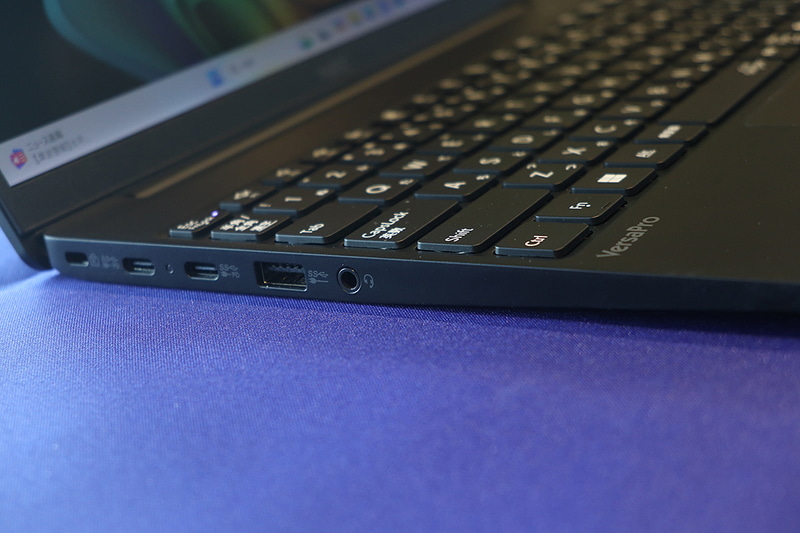 本体左側面のインターフェイス