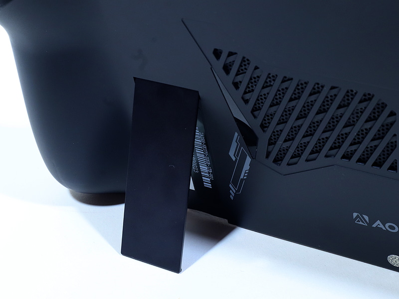 キックスタンドは無段階調整が可能で使いやすい