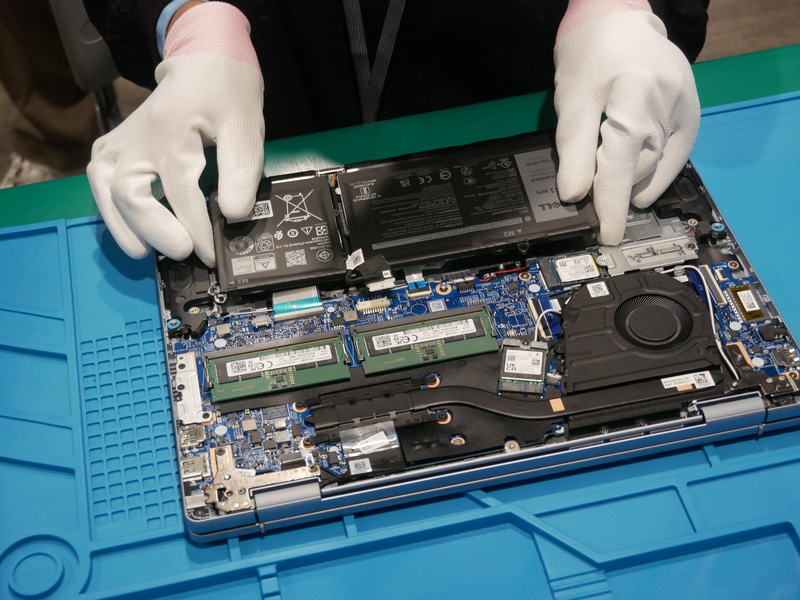 バッテリーを搭載する