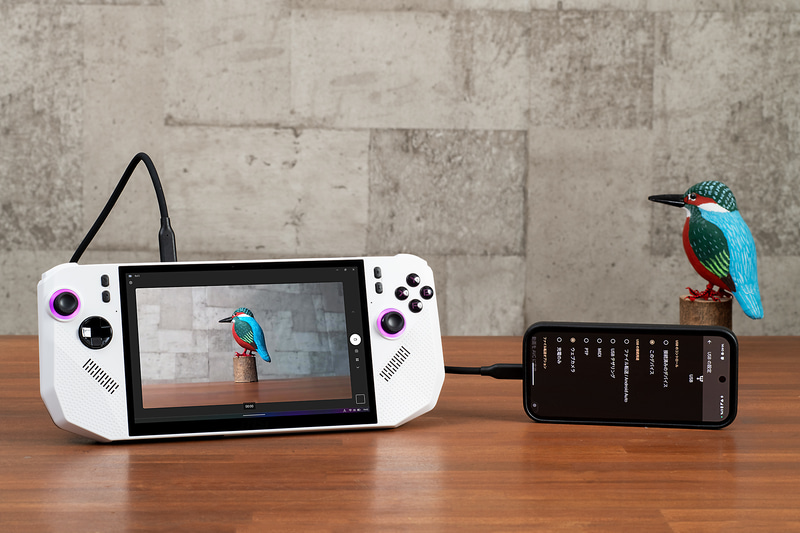 Webカメラ非搭載だが、スマホで代用できる