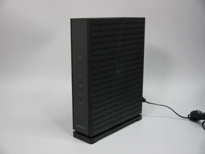 今回、アクセスポイントとして利用したエレコムのWi-Fi 7ルーター「WRC-W701-B」