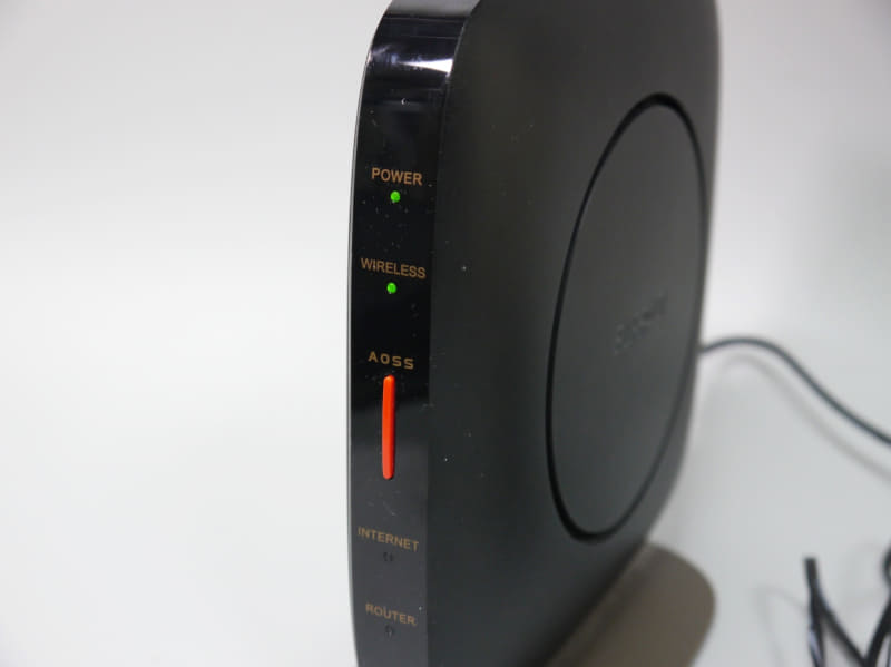 AOSSボタンを使って、WPSで設定できる