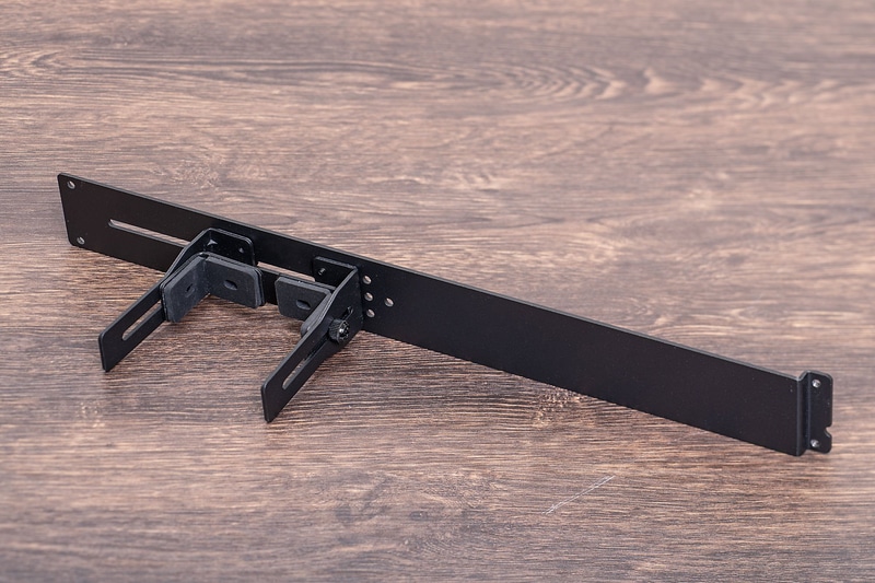 これが標準同梱される「ビデオカードホルダー」