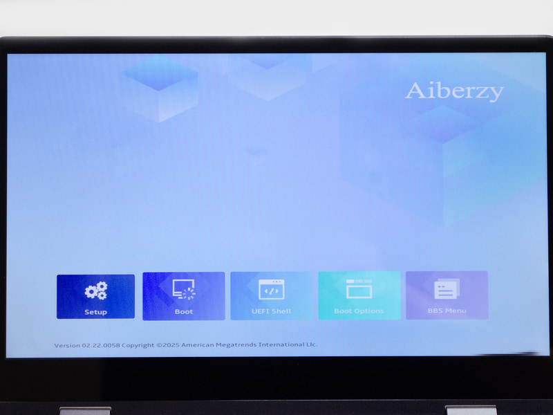 BIOS(メイン画面)。起動時「Del」キーで表示。いったんメニューが現れる