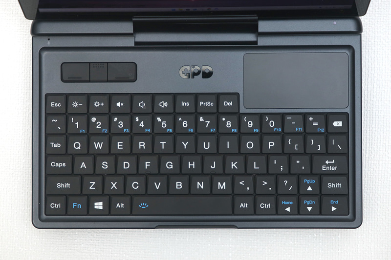 GPD MicroPC 2のキーボードの拡大写真