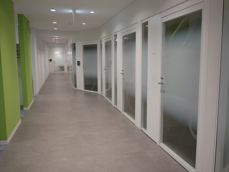 リニューアルでは会議室を増やしたという。出張してきた社員も利用している部屋だ