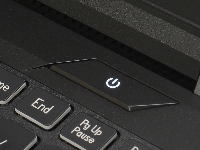 電源ボタンは独立した位置にあり、長押しでオンにするタイプ