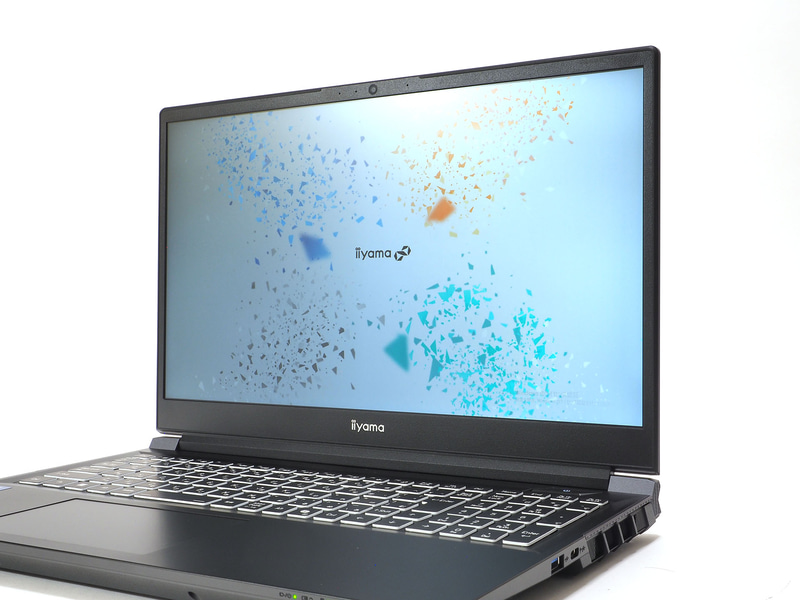 サイズは15.6型、解像度はフルHD(1,920×1,080ドット)、非光沢仕様でリフレッシュレート144HzとゲーミングノートPC準拠のディスプレイ