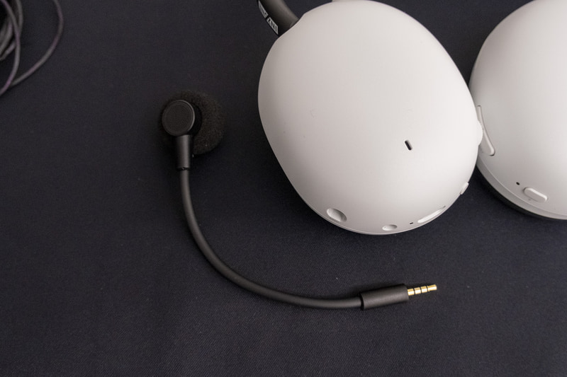 マイクは着脱式でフレキシブルアームとなった