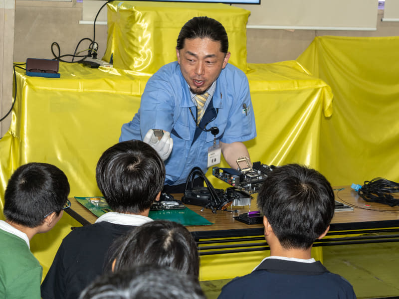 各パーツについて詳細かつ分かりやすく解説しており、参加児童の食いつきもよかった