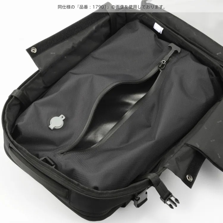 衣類を入れる圧縮収納スペース