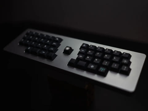Chai45G Pro 組立済み 左右セパレートの自作キーボードキット「Gravity45」。キー