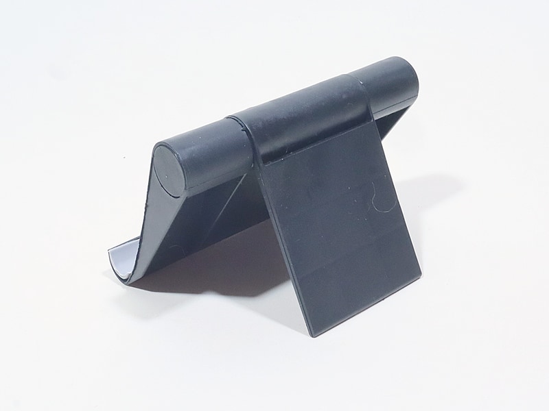 スタンドは可動部を含めてすべてがプラスチック製