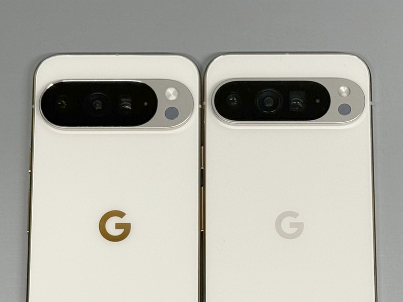 背面カメラのハウジング部は従来モデルよりも一回り大きくなっている。デザインが同一なので並べないと気づかない