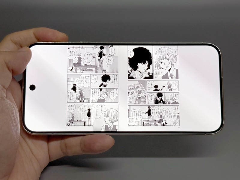 見開き表示は、解像度的には不可能ではないが、サイズが小さいため実用性はいまいちだ