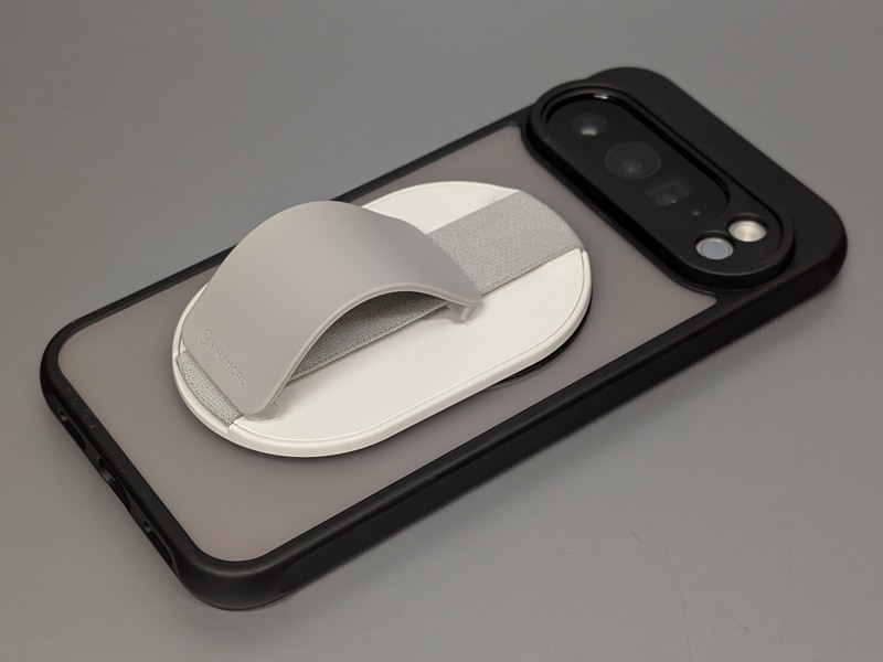 保護ケースの追加はもちろん、MagSafe互換のスマホリングやベルトなどを使って保持力を向上させると使い勝手がアップする