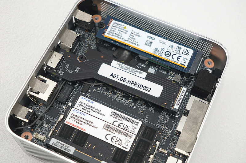 OCuLinkはM.2スロット1基と排他