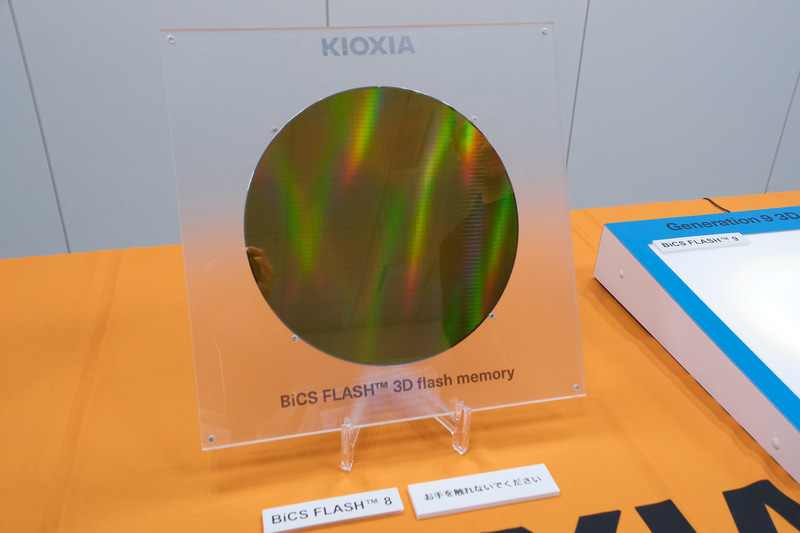 第8世代BiCS FLASHのウェハ