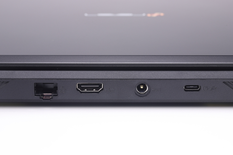 背面。有線LAN(1GbE)、HDMI、電源入力、USB 3.2 Gen 2 Type-C(10Gbps)