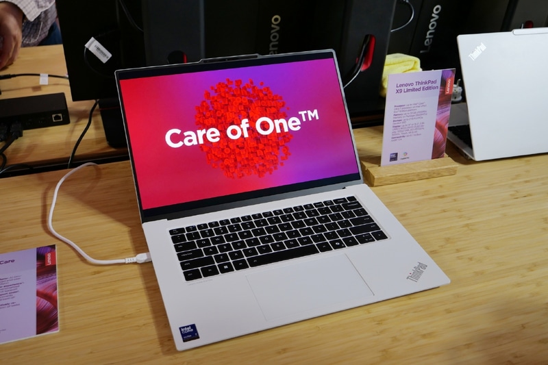 ThinkPad X9 15 Aura Edition Glacier White