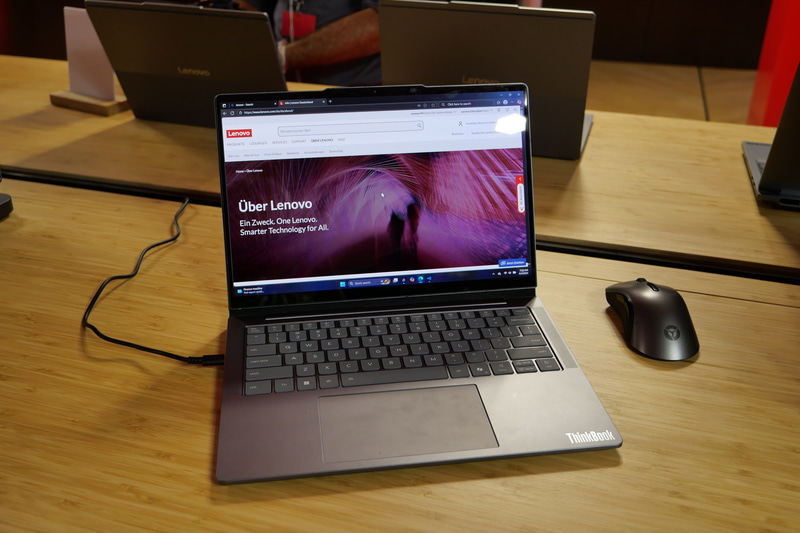 Lenovo ThinkBook VertiFlex Concept