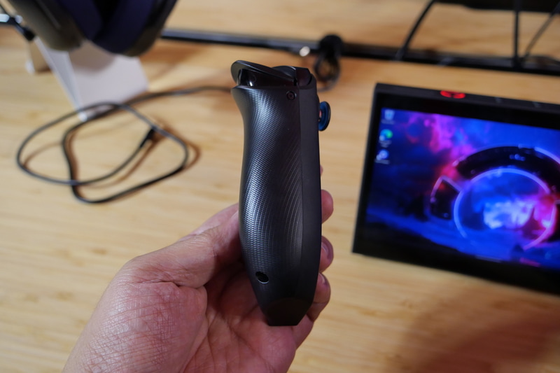 左コントローラ