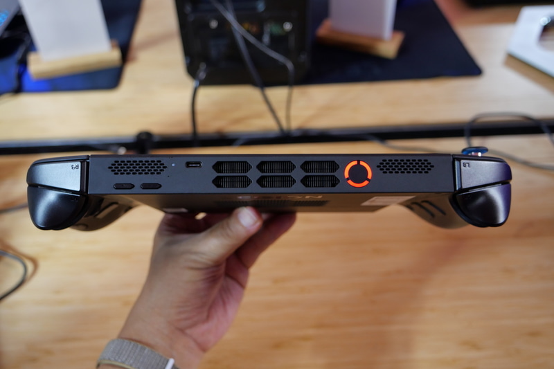 コントローラ装着時の上部側面