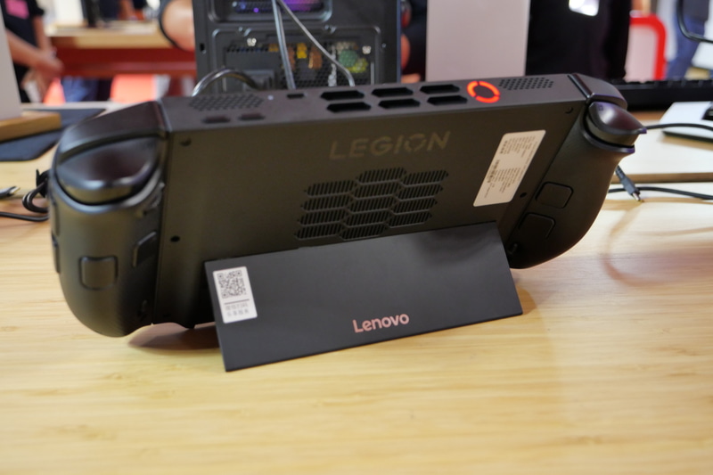 背面キックスタンド