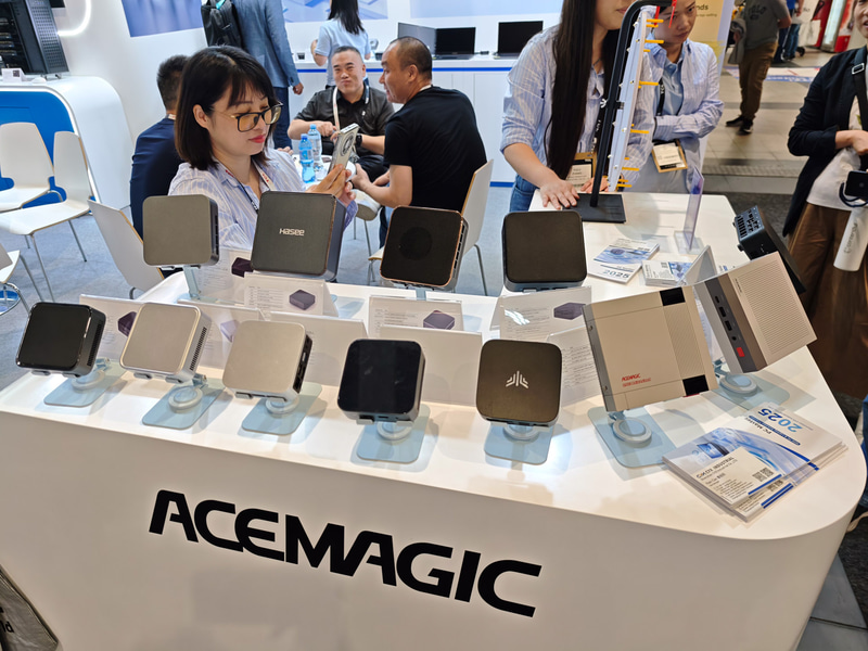 ACEMAGICブースに展示されているミニPC