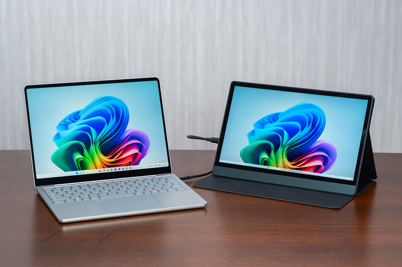 小型の4KモニターであるEVICIV「4K モバイルモニター 13.3インチ」