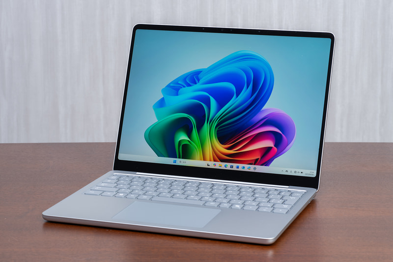Snapdragon X Plusを搭載するSurface Laptop 13インチ
