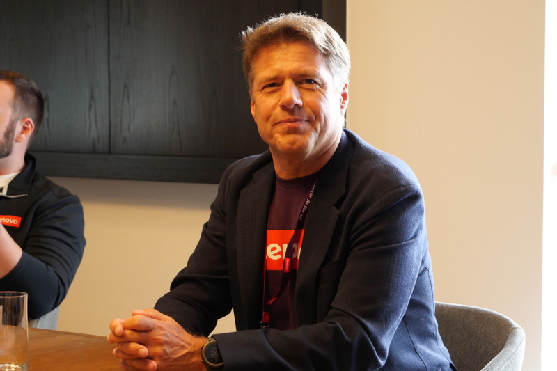 質問に回答するGaming PC部門の副社長兼GMのVoker During氏