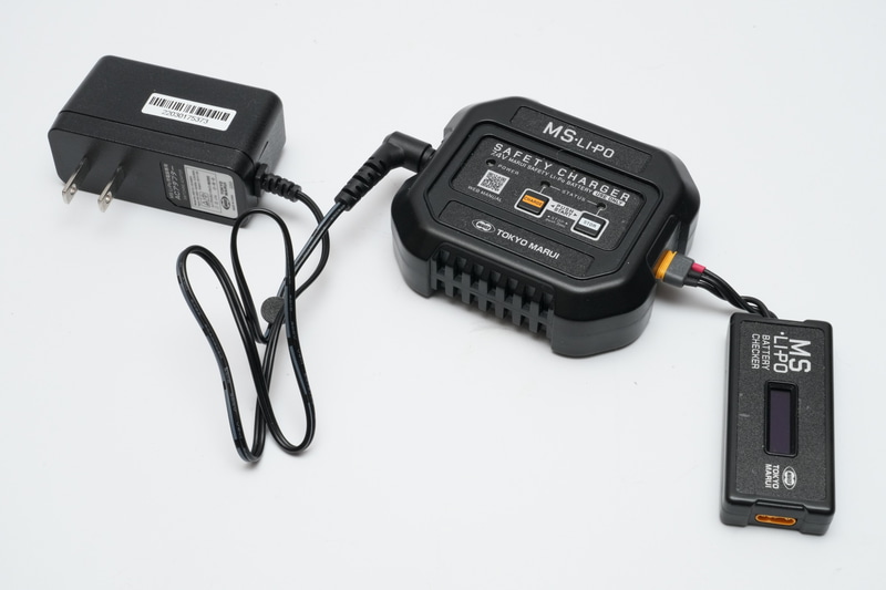東京マルイ「MS•Li-Po セーフティチャージャー」(実売価格1万2,800円)、「MS•Li-Po バッテリーチェッカー」(実売価格6,800円)